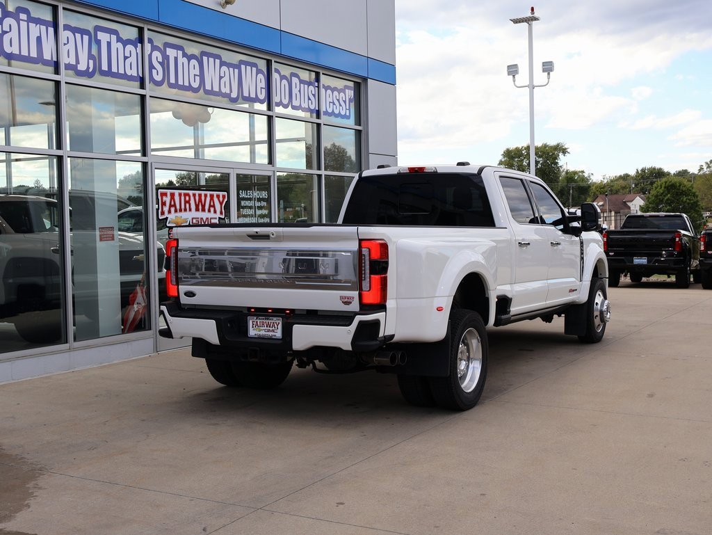 Used 2023 Ford F450 Platinum w/ FX4 Off-Road Package image 3