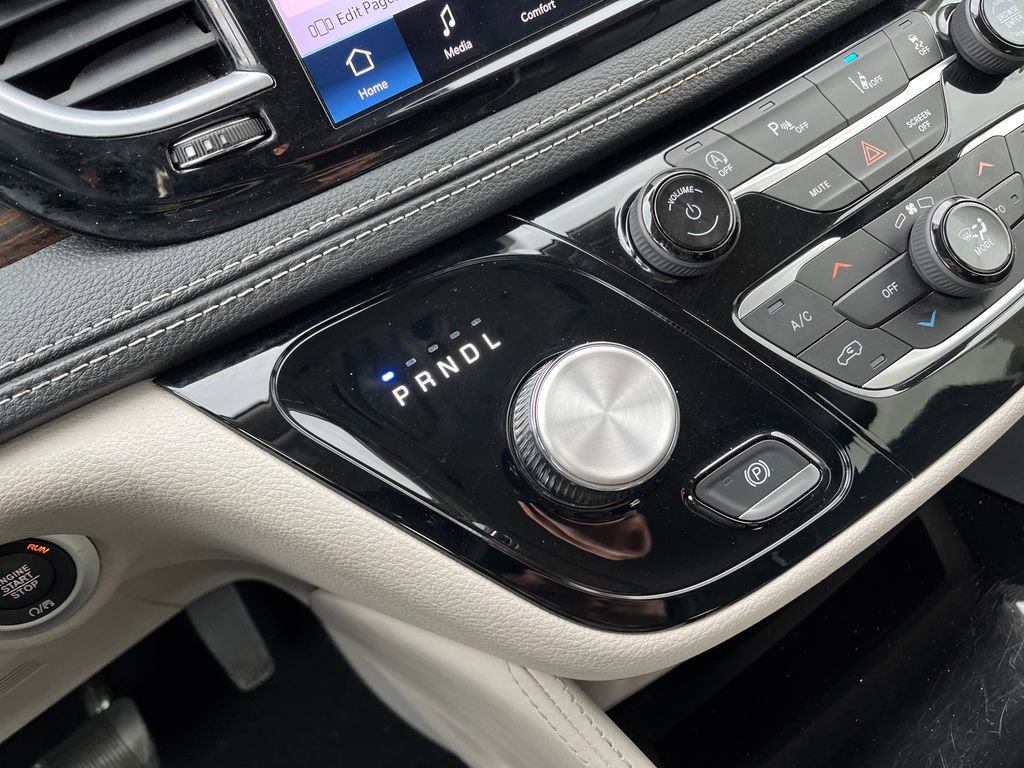 Used 2023 Chrysler Pacifica Limited image 23