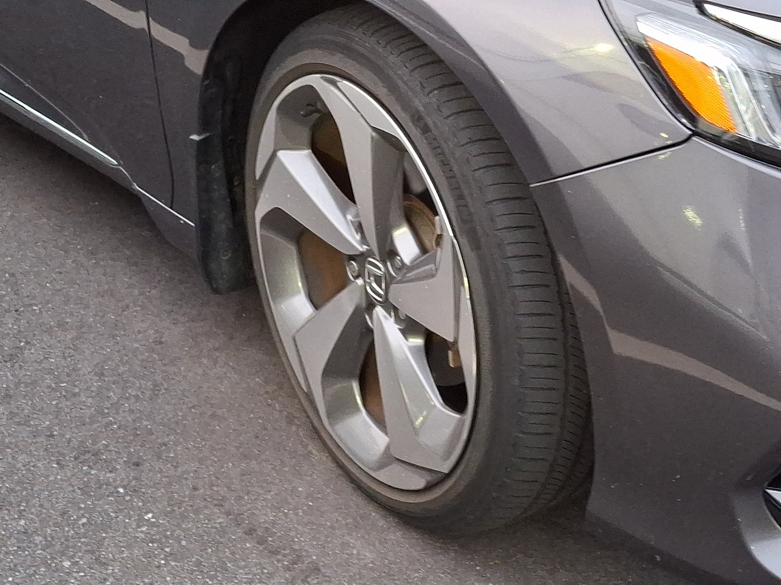 Used 2018 Honda Accord Touring image 10
