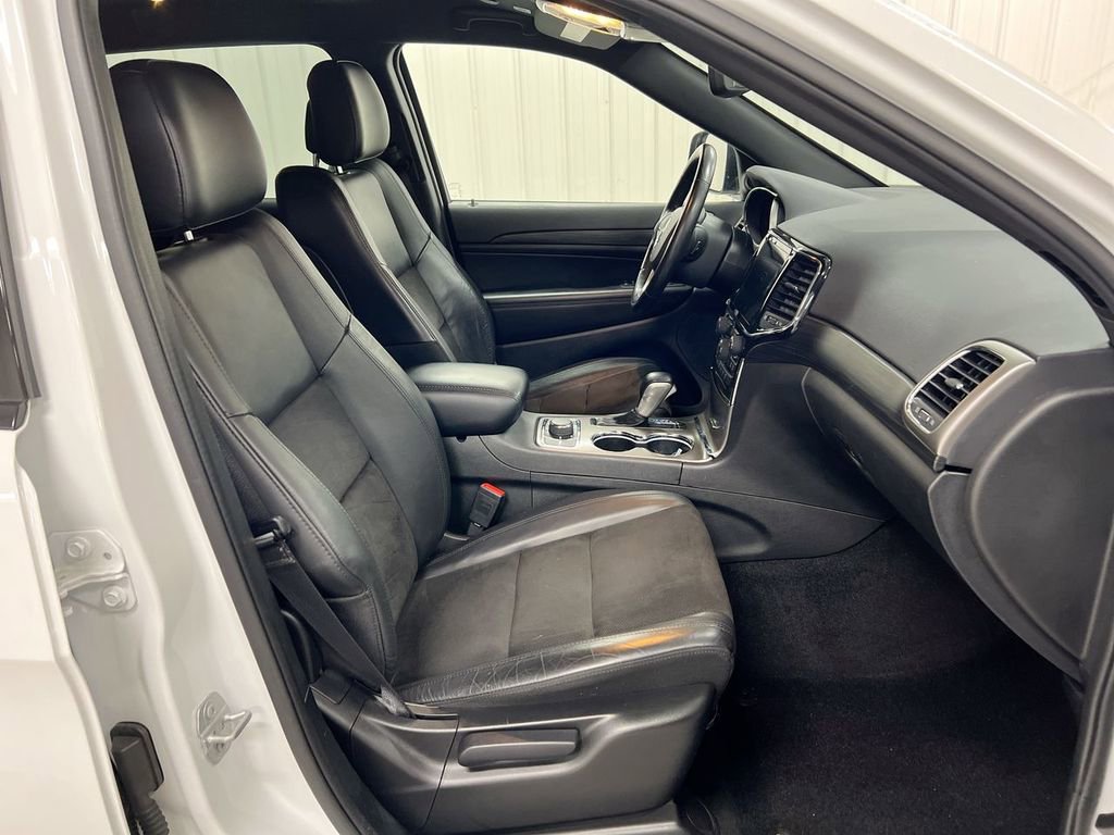 Used 2022 Jeep Grand Cherokee Laredo X image 22