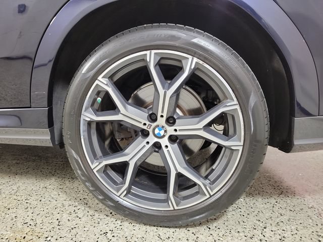Used 2022 BMW X6 xDrive40i w/ M Sport Package AWD/4WD image 8