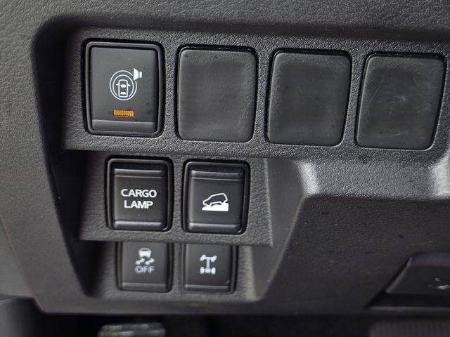 Used 2025 Nissan Frontier PRO-4X AWD/4WD image 18