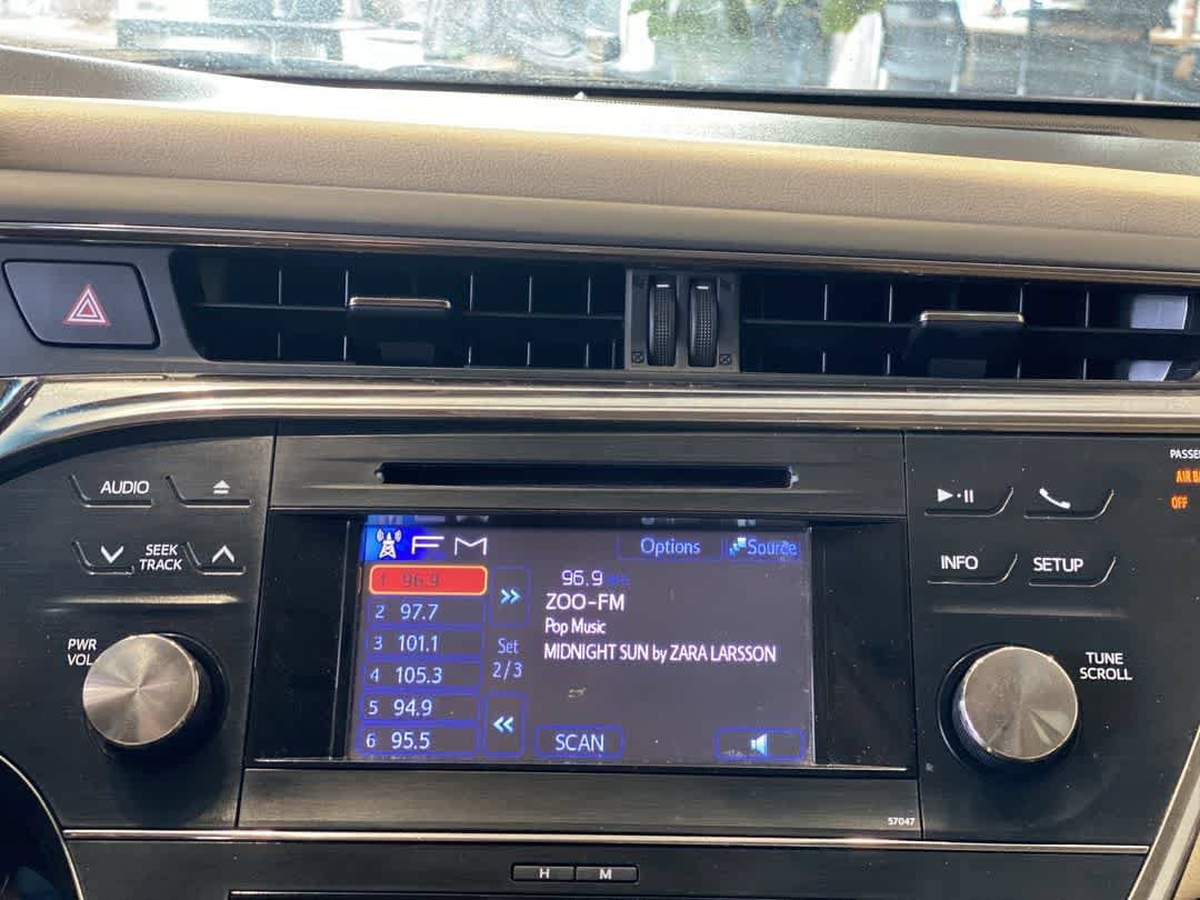 Used 2013 Toyota Avalon XLE Premium FWD image 19