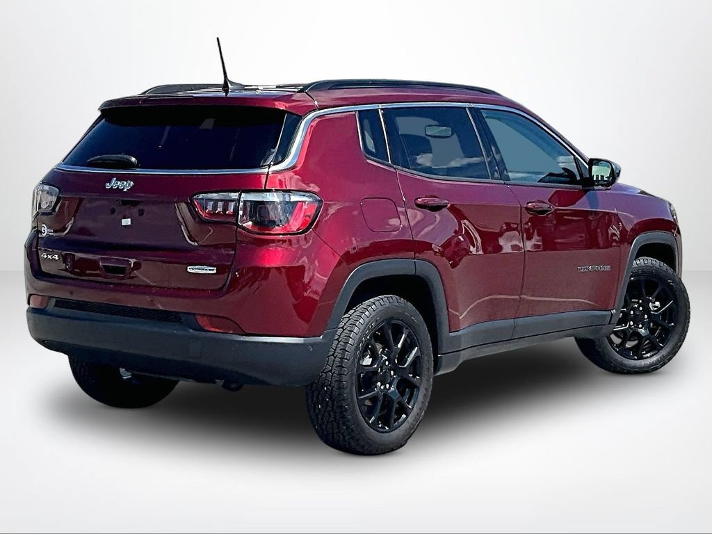 Used 2022 Jeep Compass Latitude AWD/4WD image 3