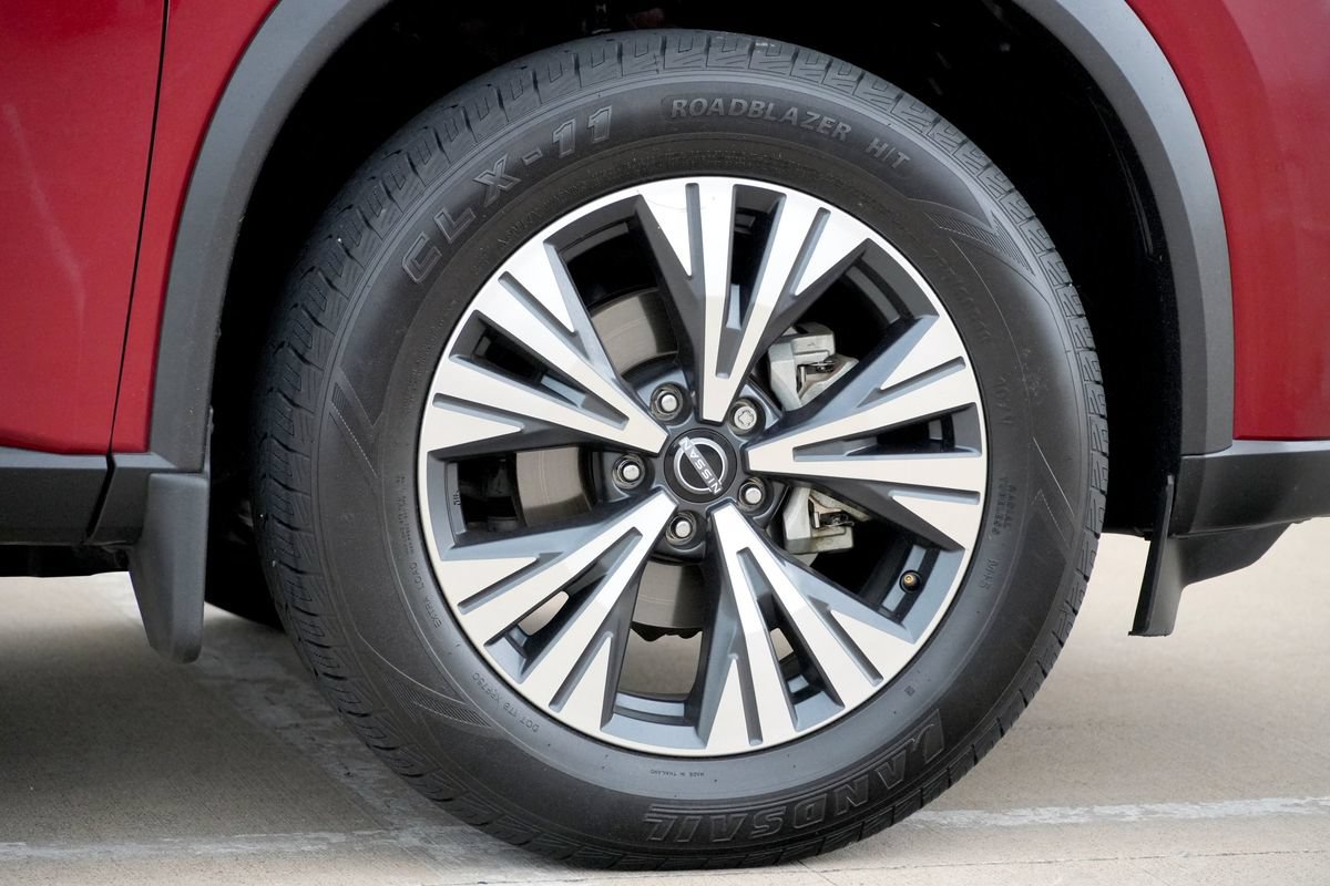 Used 2023 Nissan Rogue SV FWD image 29