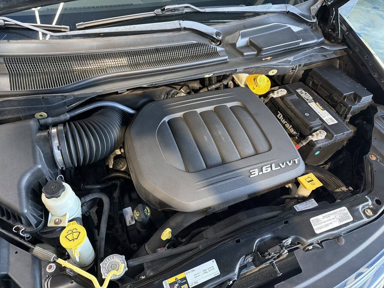 Used 2016 Chrysler Town & Country Touring FWD image 27