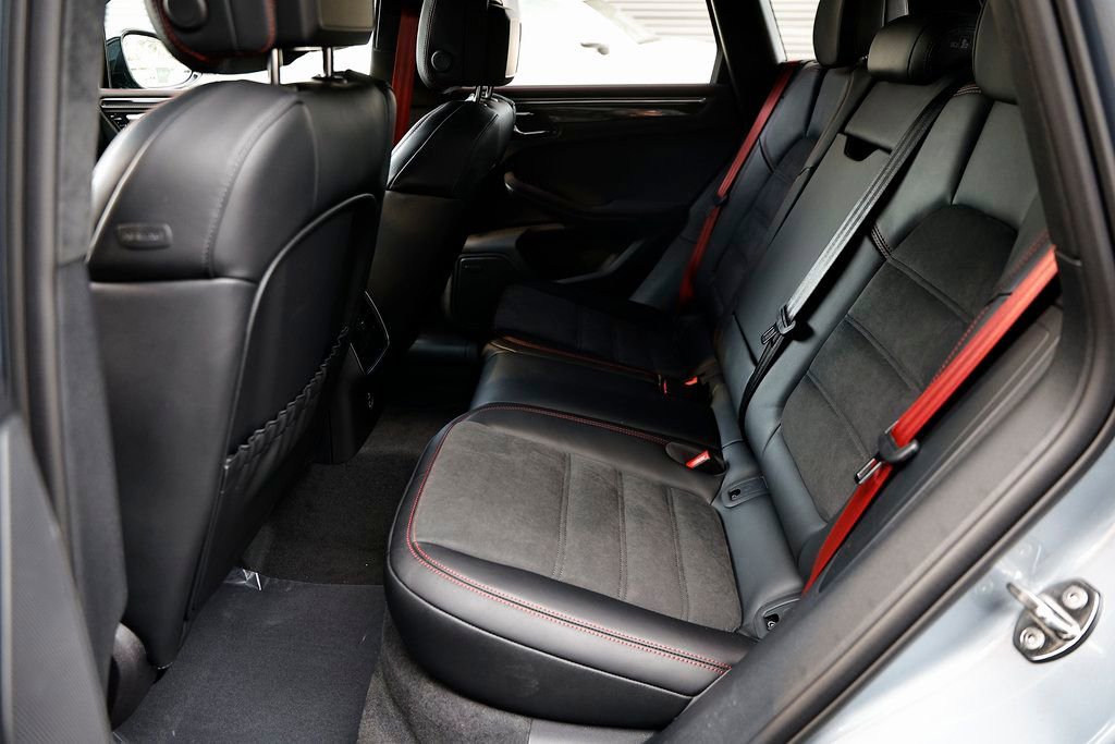 New 2026 Porsche Macan GTS image 27