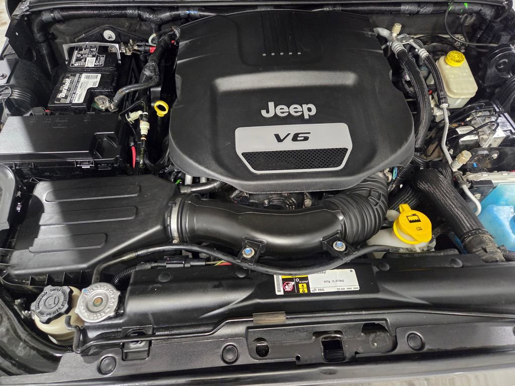 Used 2016 Jeep Wrangler Unlimited Sahara w/ Max Tow Package image 20