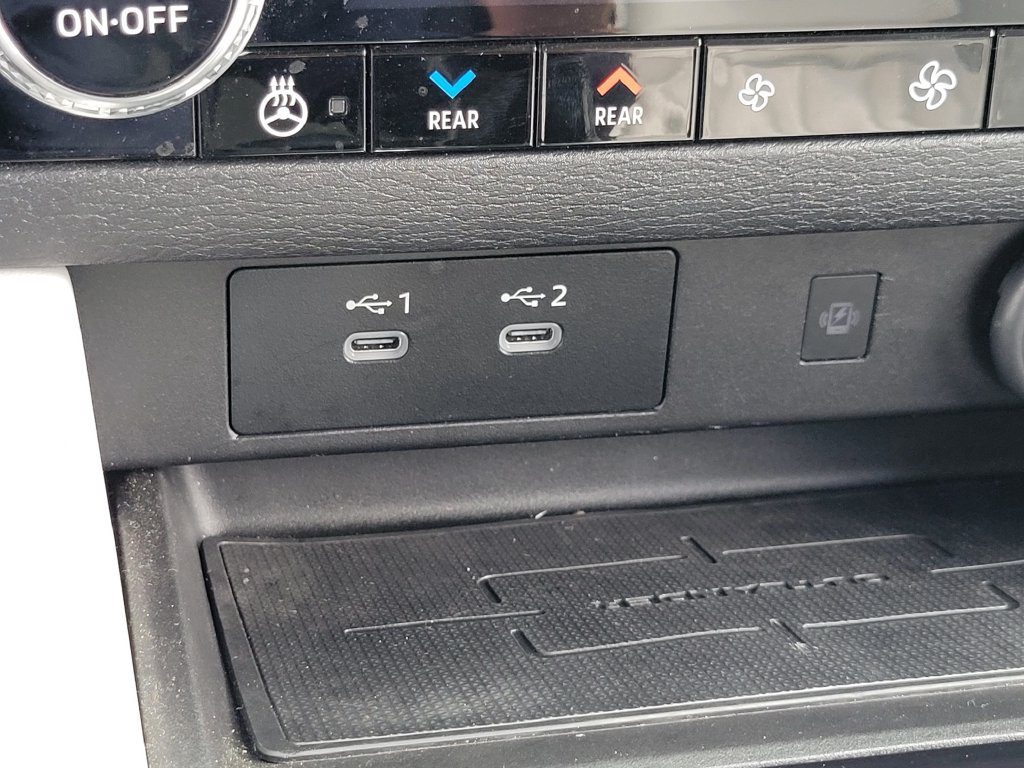 Used 2025 Mitsubishi Outlander AWD image 13