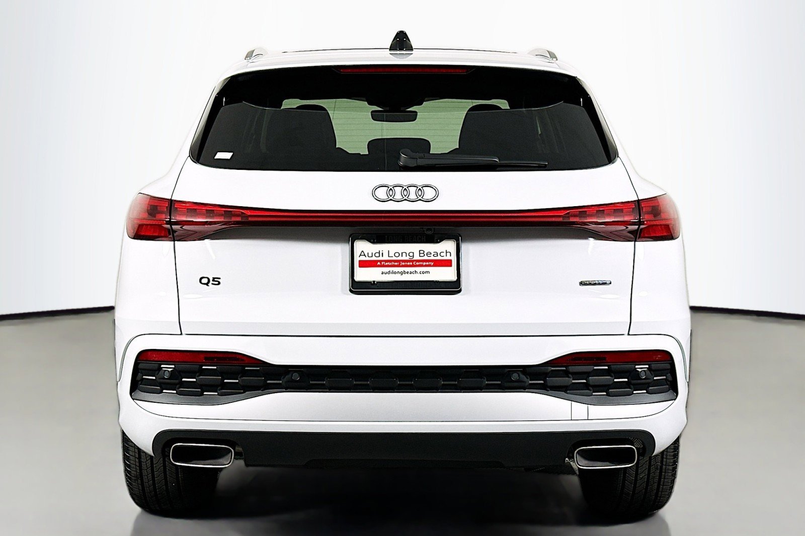 Used 2025 Audi Q5 Premium Plus w/ Premium Plus AWD/4WD image 3
