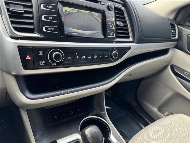 Used 2014 Toyota Highlander LE image 15