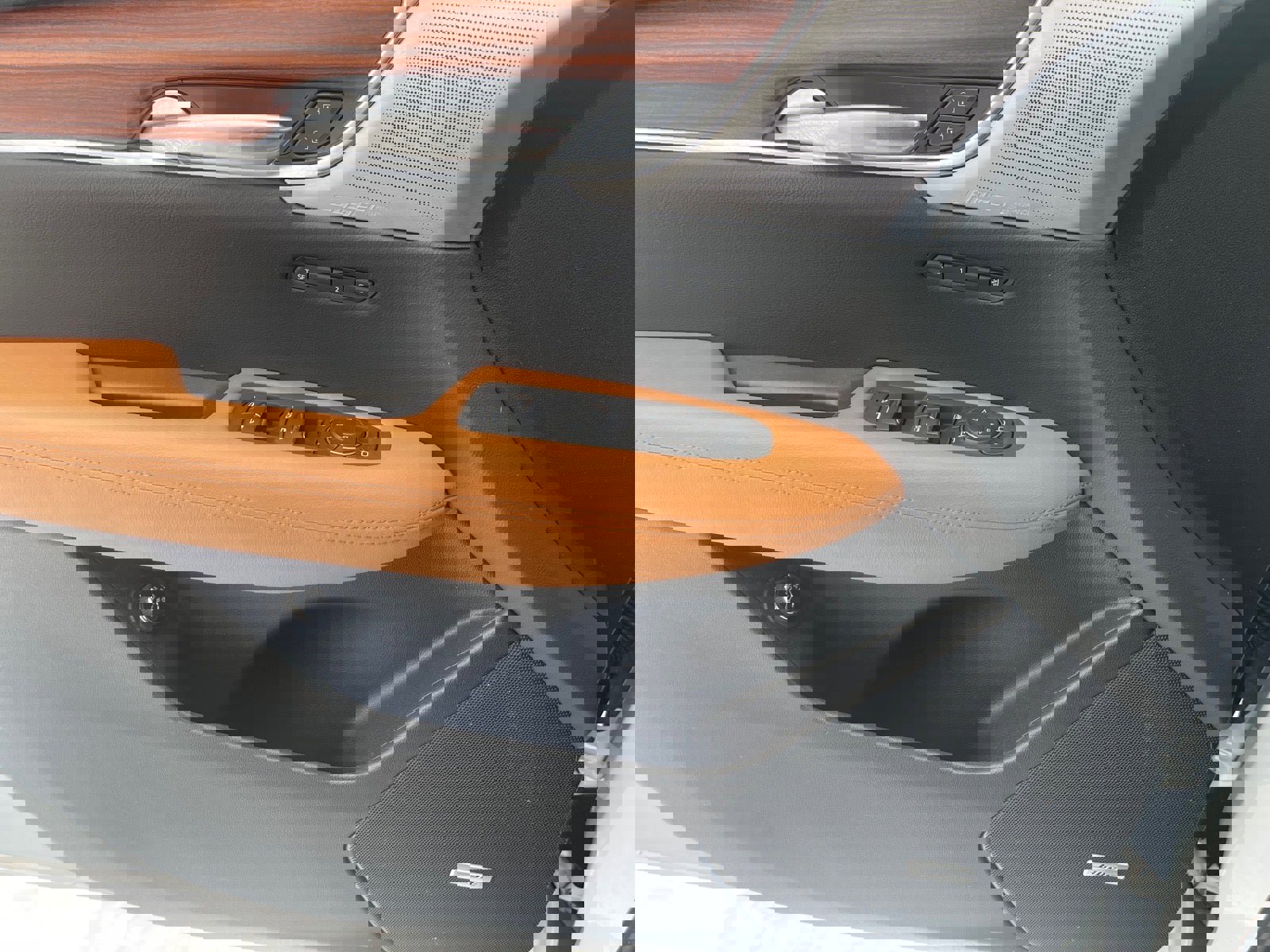 Used 2024 Cadillac XT5 Premium Luxury w/ Technology Package image 18