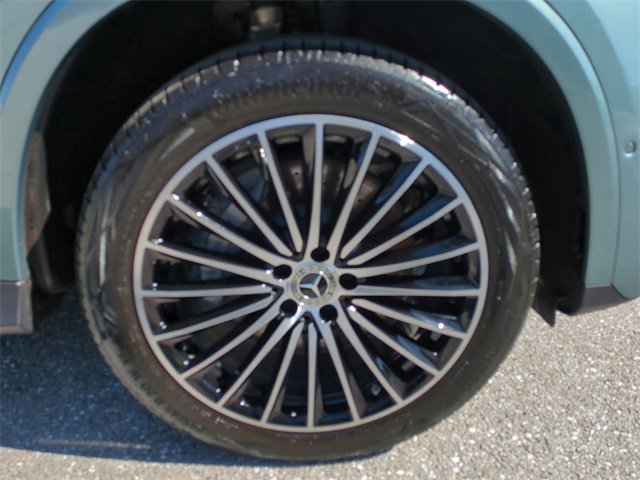 Used 2025 Mercedes-Benz GLC 300 4MATIC image 11