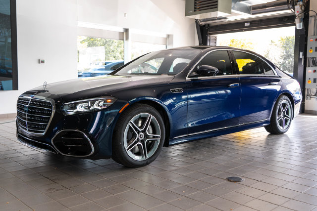 New 2027 Mercedes-Benz S 580 4MATIC Sedan image 3