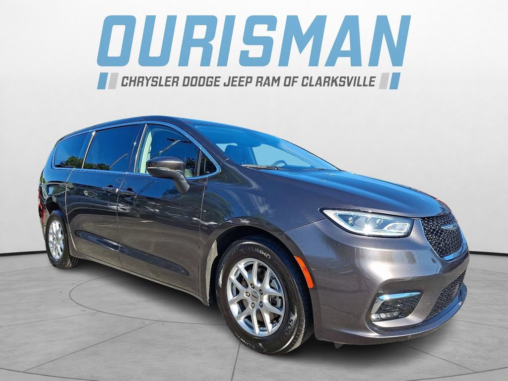 Used 2023 Chrysler Pacifica Touring-L