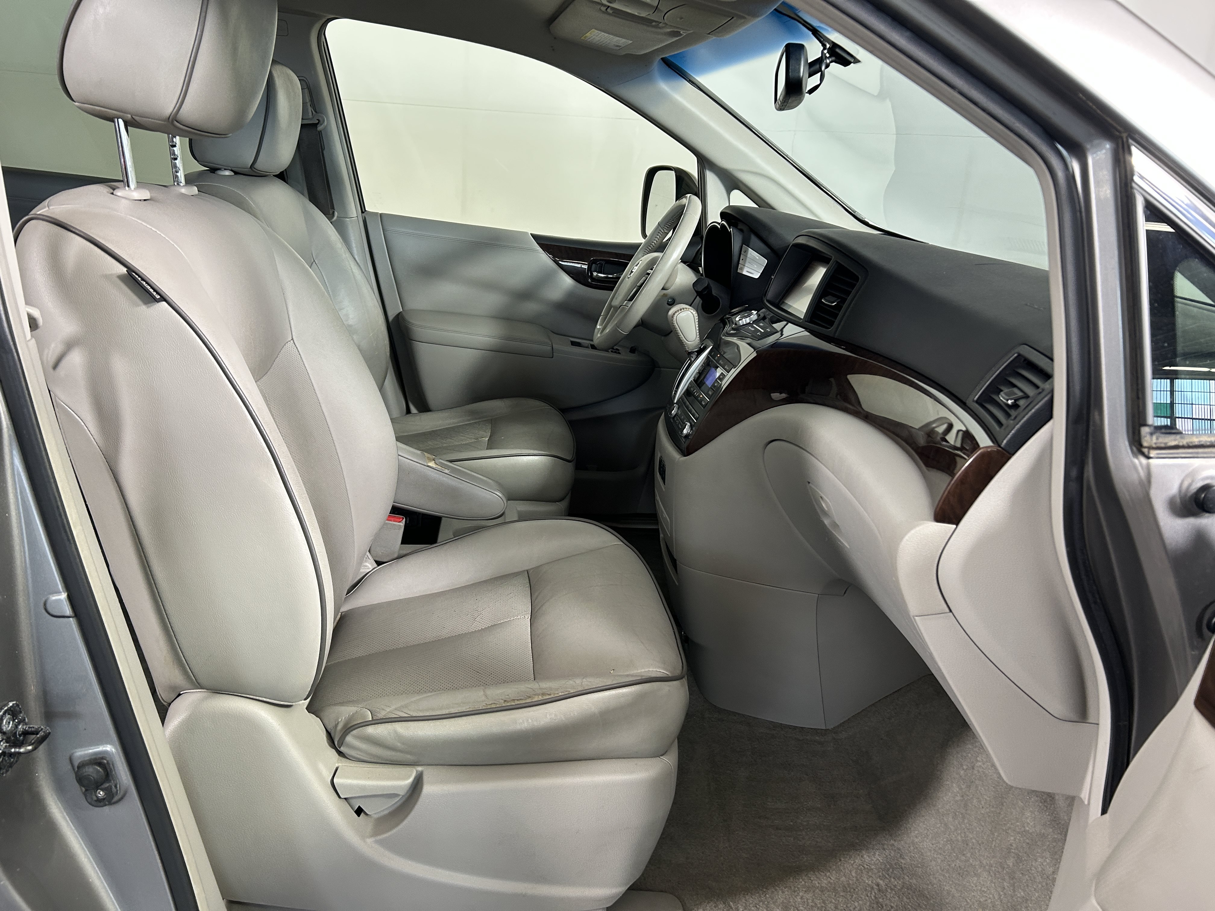 Used 2012 Nissan Quest SL FWD image 26
