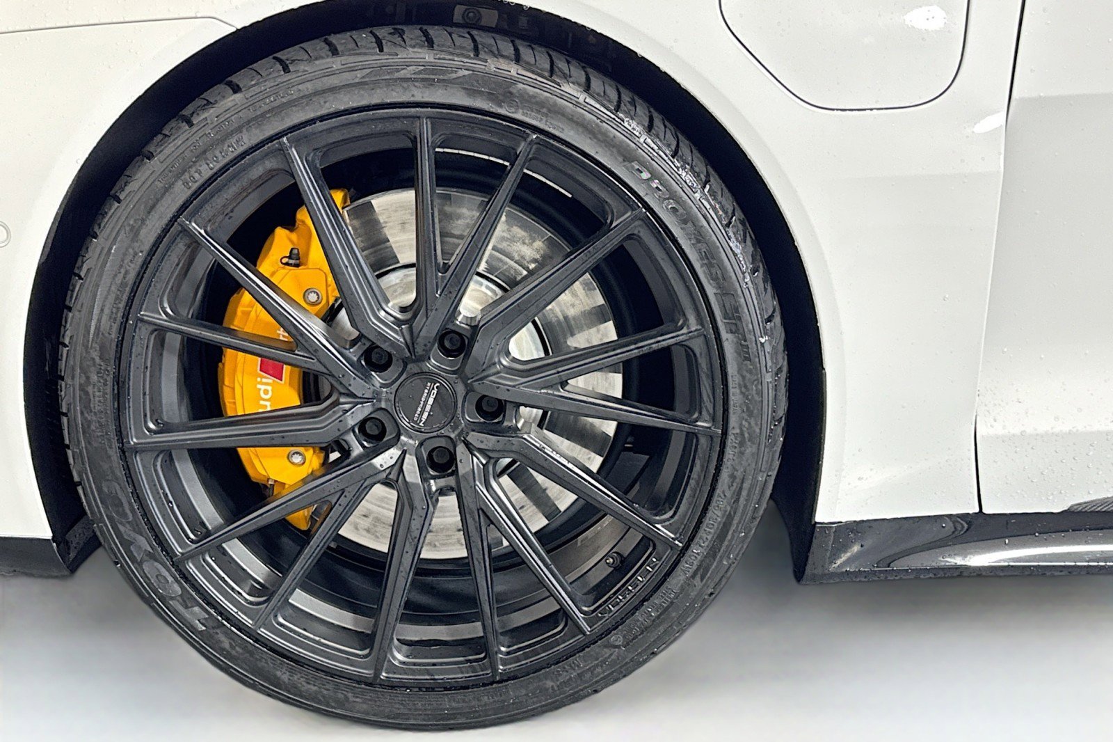 Used 2023 Audi RS e-tron GT w/ Carbon Performance Package AWD/4WD image 28