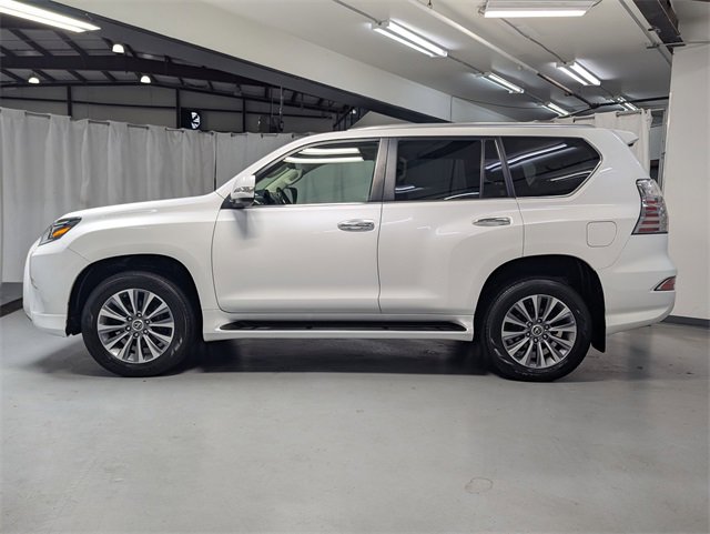 Used 2020 Lexus GX 460 Luxury w/ Accessory Package image 25