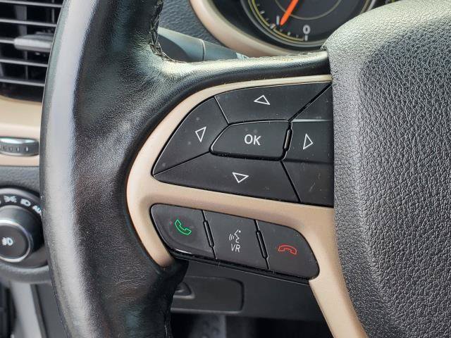 Used 2016 Jeep Cherokee 75th Anniversary FWD image 12