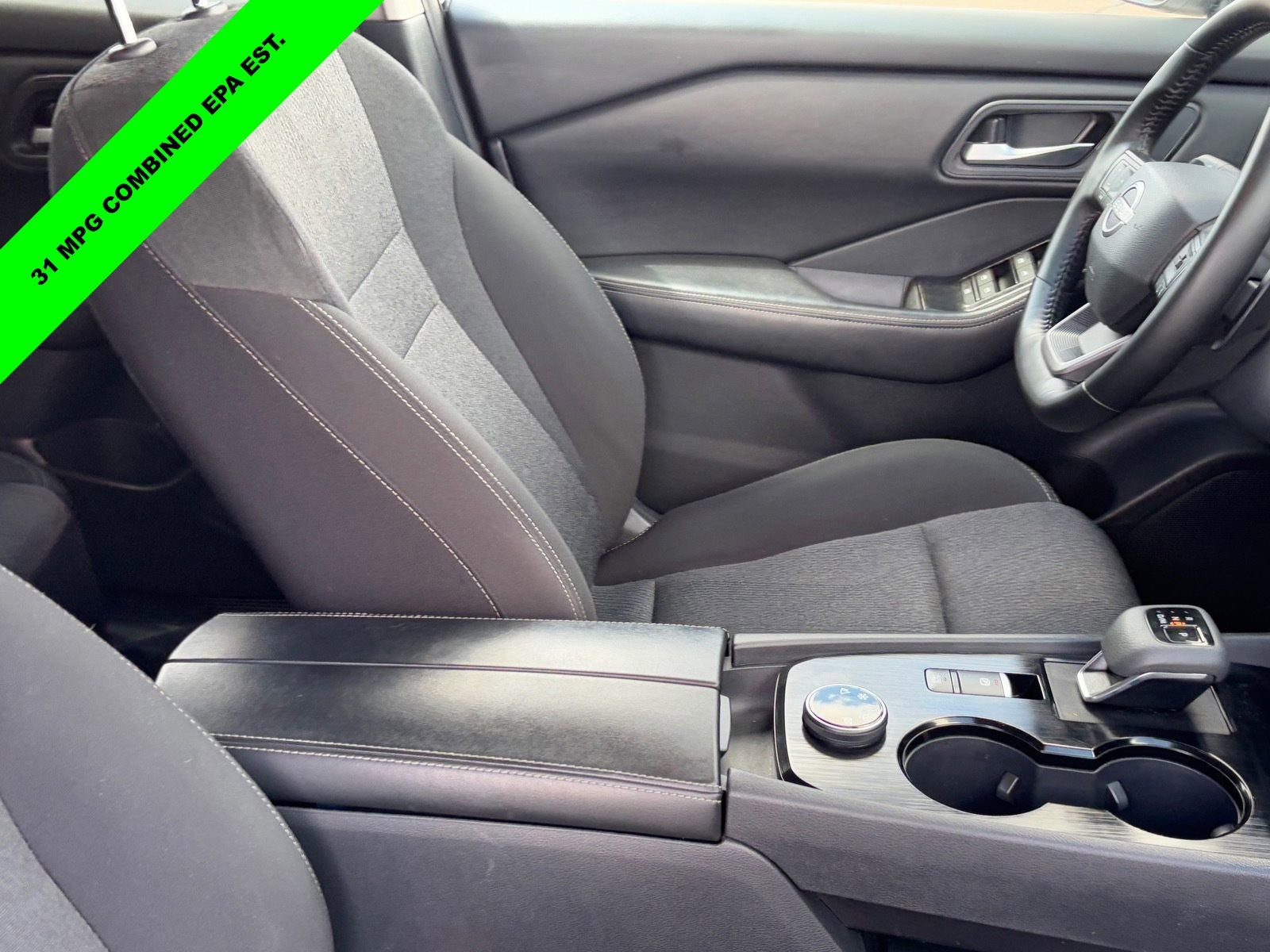 Certified 2025 Nissan Rogue SV image 10