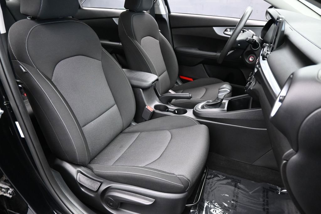 Used 2023 Kia Forte LXS FWD image 40
