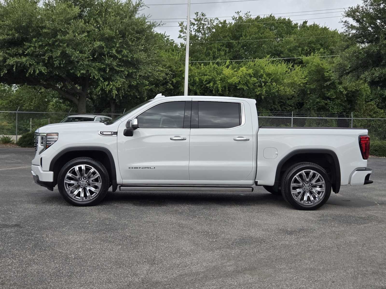 Certified 2024 GMC Sierra 1500 Denali AWD/4WD image 5