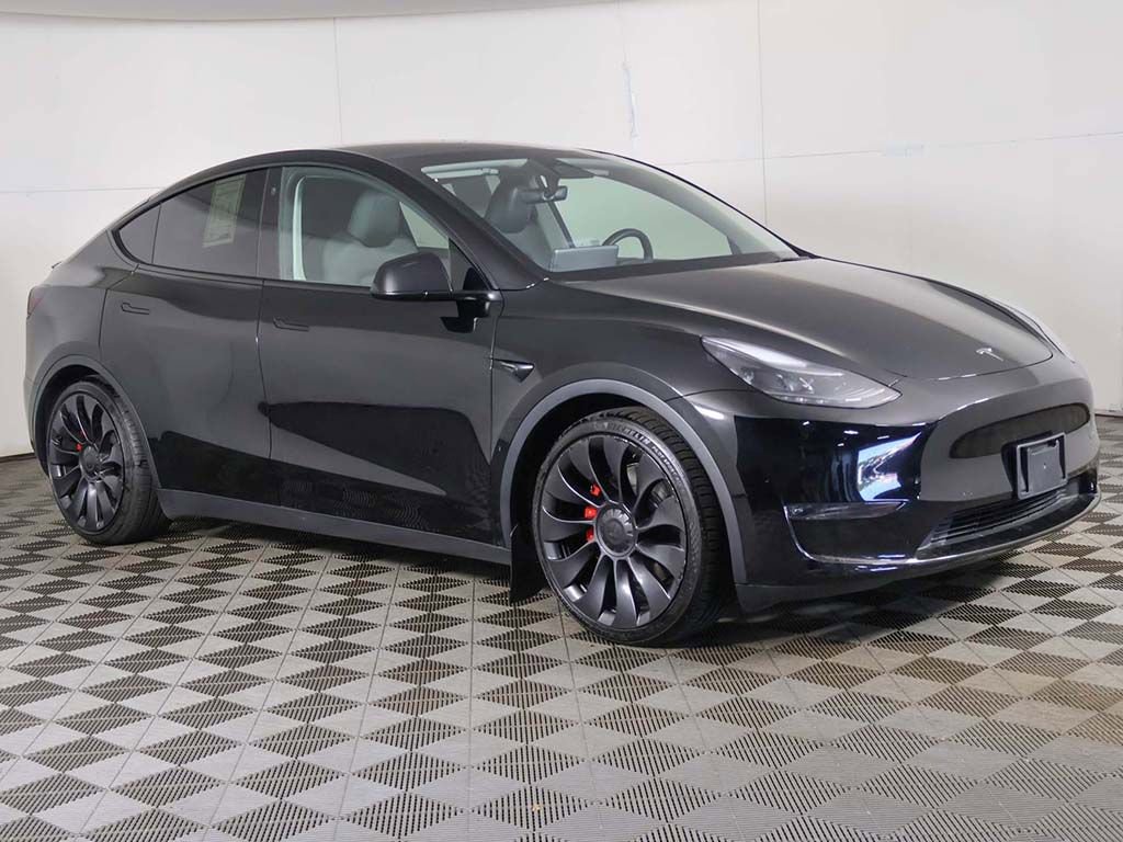 Used 2023 Tesla Model Y Performance AWD/4WD image 2