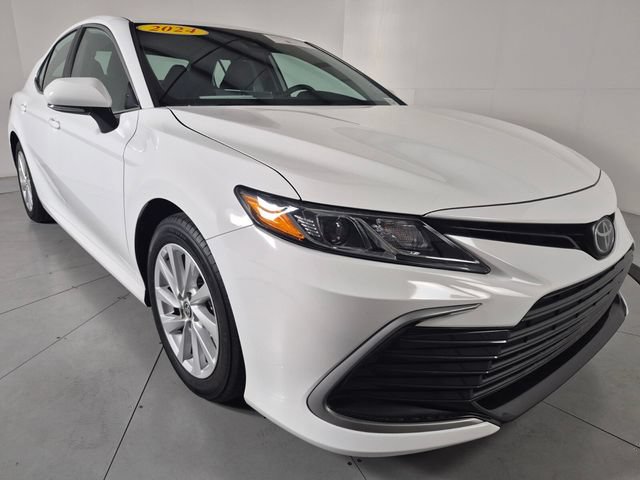 Certified 2024 Toyota Camry LE FWD image 6