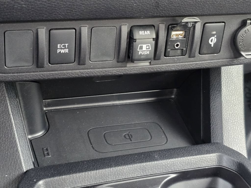 Used 2019 Toyota Tacoma TRD Off-Road AWD/4WD image 6