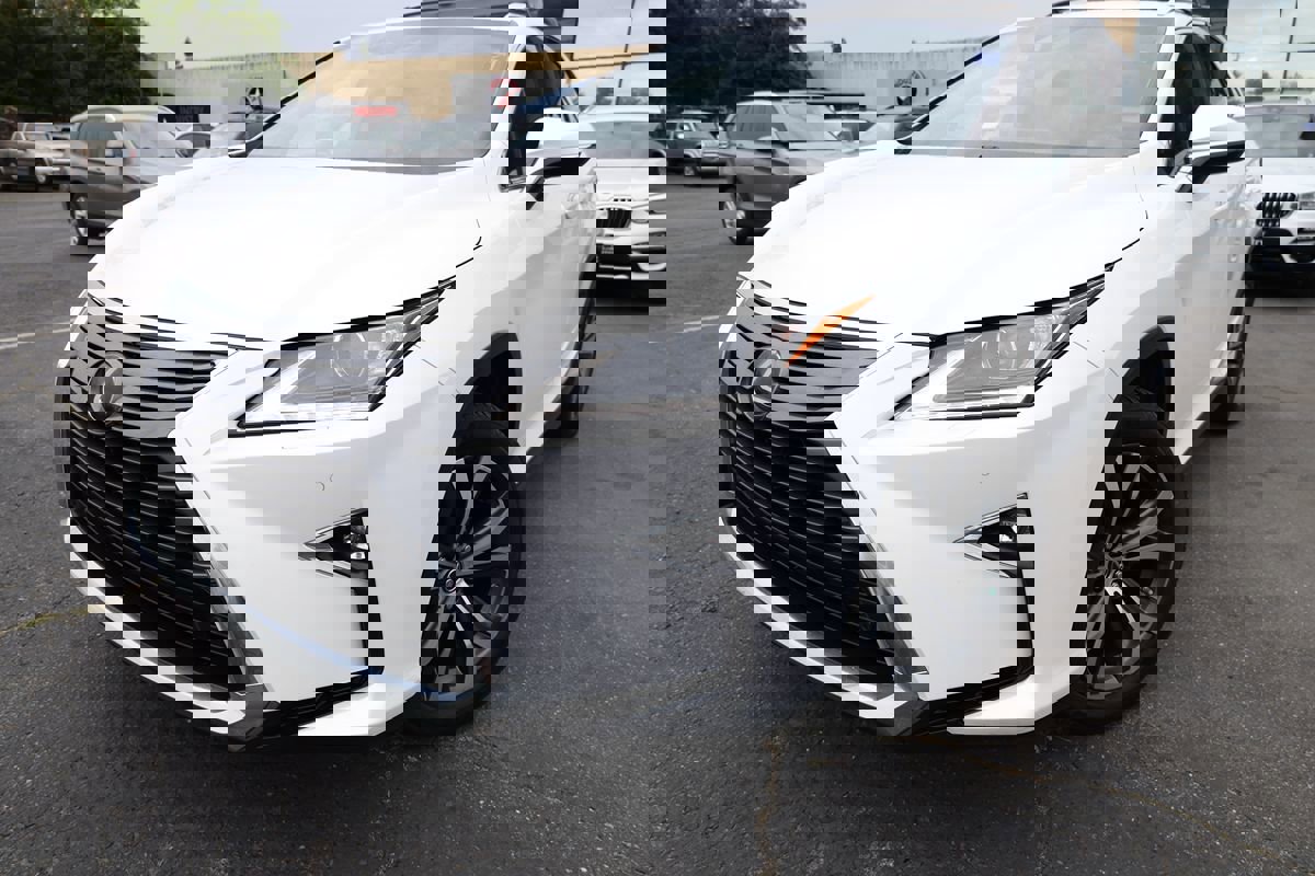 Used 2018 Lexus RX 450h AWD w/ Premium Package image 3