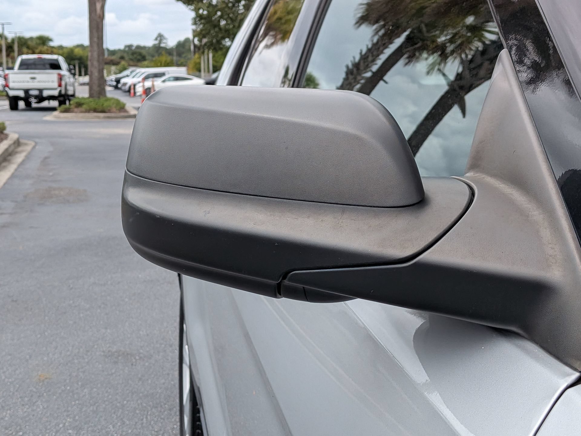 Used 2019 Ford Explorer XLT FWD image 12