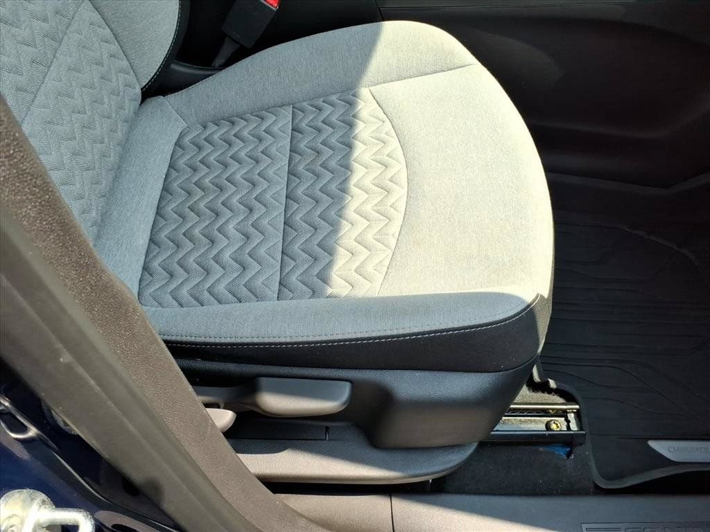 Used 2022 Chevrolet Equinox LS w/ LPO, Floor Liner Package FWD image 14