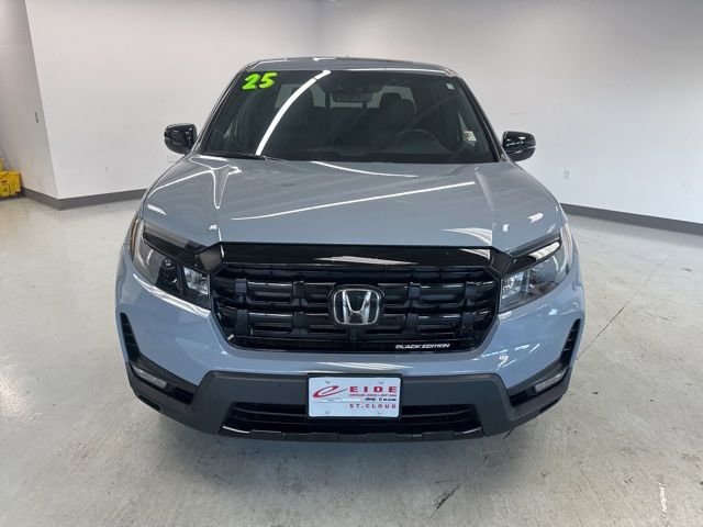 Used 2025 Honda Ridgeline Black Edition image 3