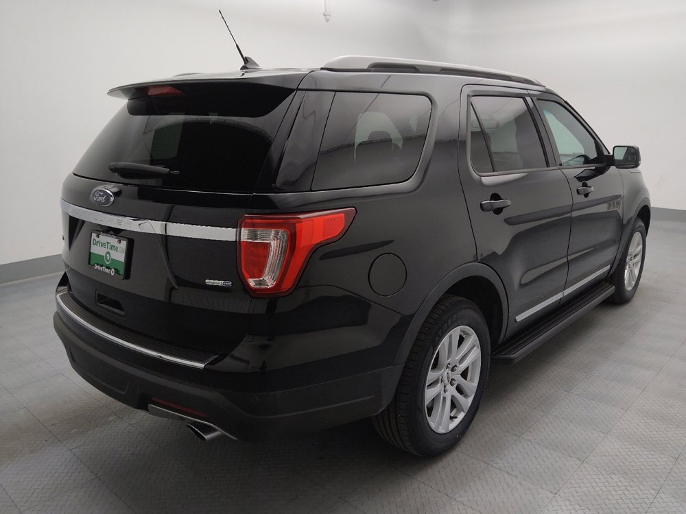 Used 2018 Ford Explorer XLT w/ Equipment Group 201A AWD/4WD image 9