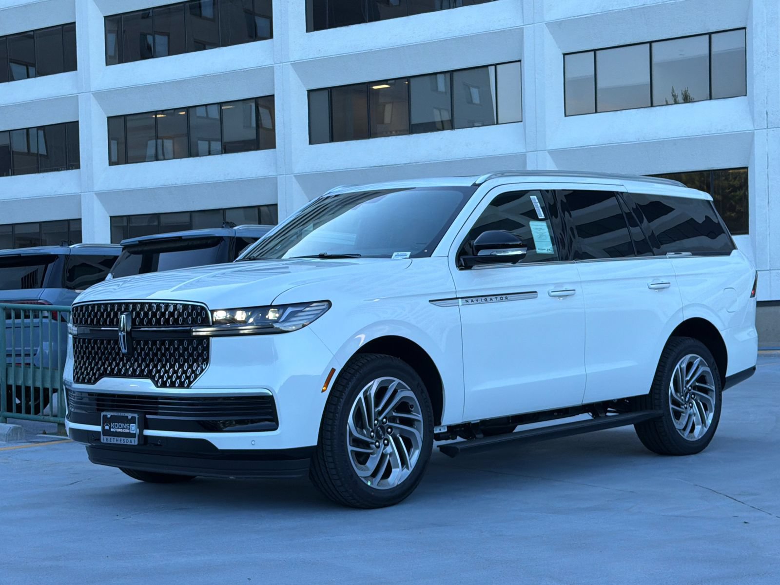 New 2026 Lincoln Navigator Reserve AWD/4WD image 1