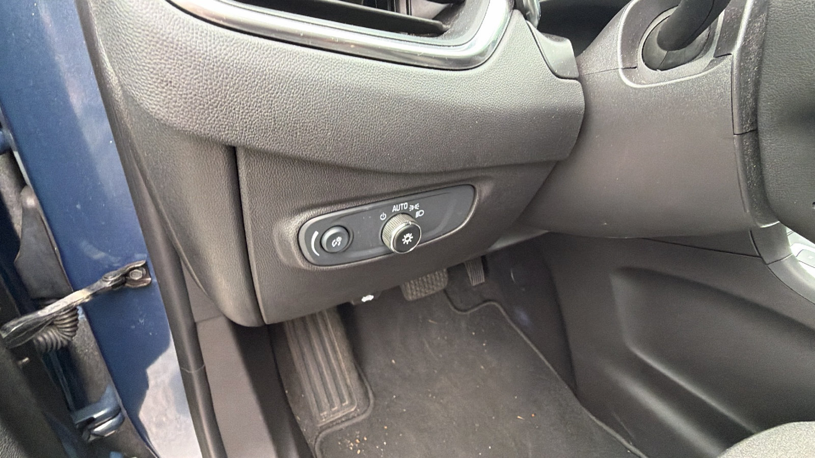 Used 2024 Chevrolet Equinox LT AWD/4WD image 25