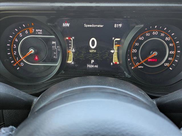 Used 2025 Jeep Gladiator Mojave AWD/4WD image 11
