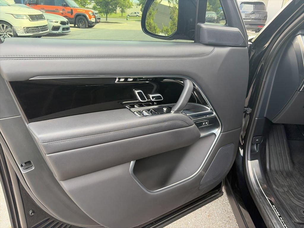 Certified 2023 Land Rover Range Rover SE AWD/4WD image 19