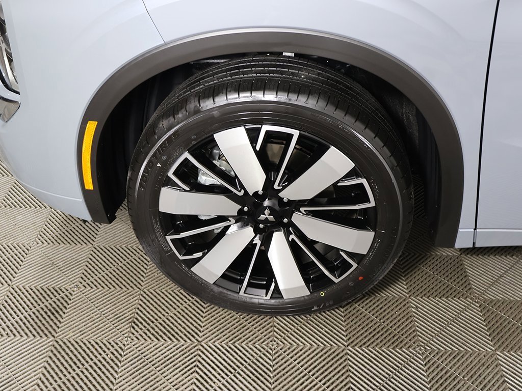 New 2025 Mitsubishi Outlander SEL image 24