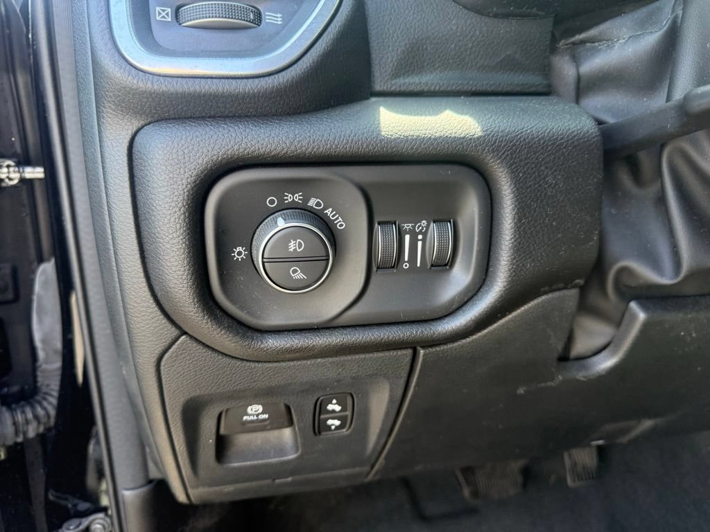 Used 2023 RAM 1500 Laramie AWD/4WD image 16