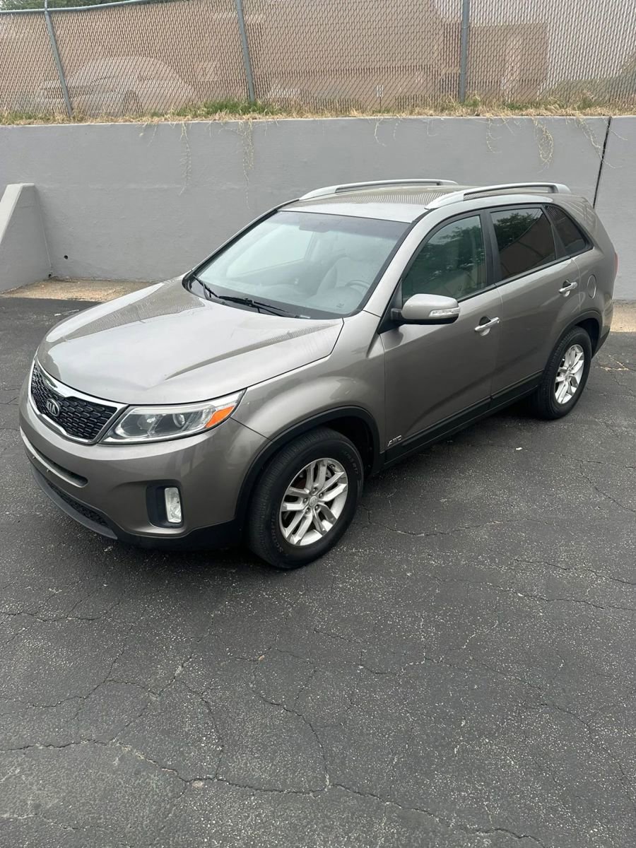 Used 2015 Kia Sorento LX AWD/4WD image 2