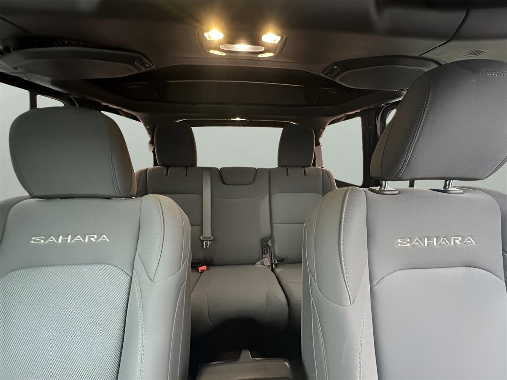 Used 2019 Jeep Wrangler Unlimited Sahara image 30