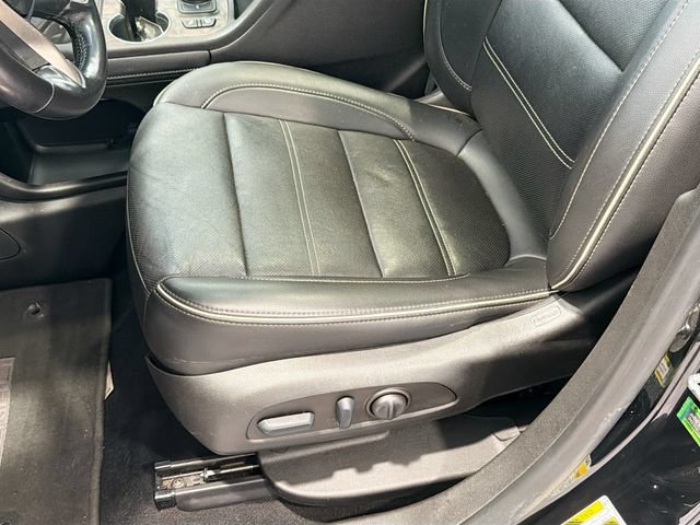 Certified 2022 GMC Acadia Denali w/ Denali Ultimate Package FWD image 18