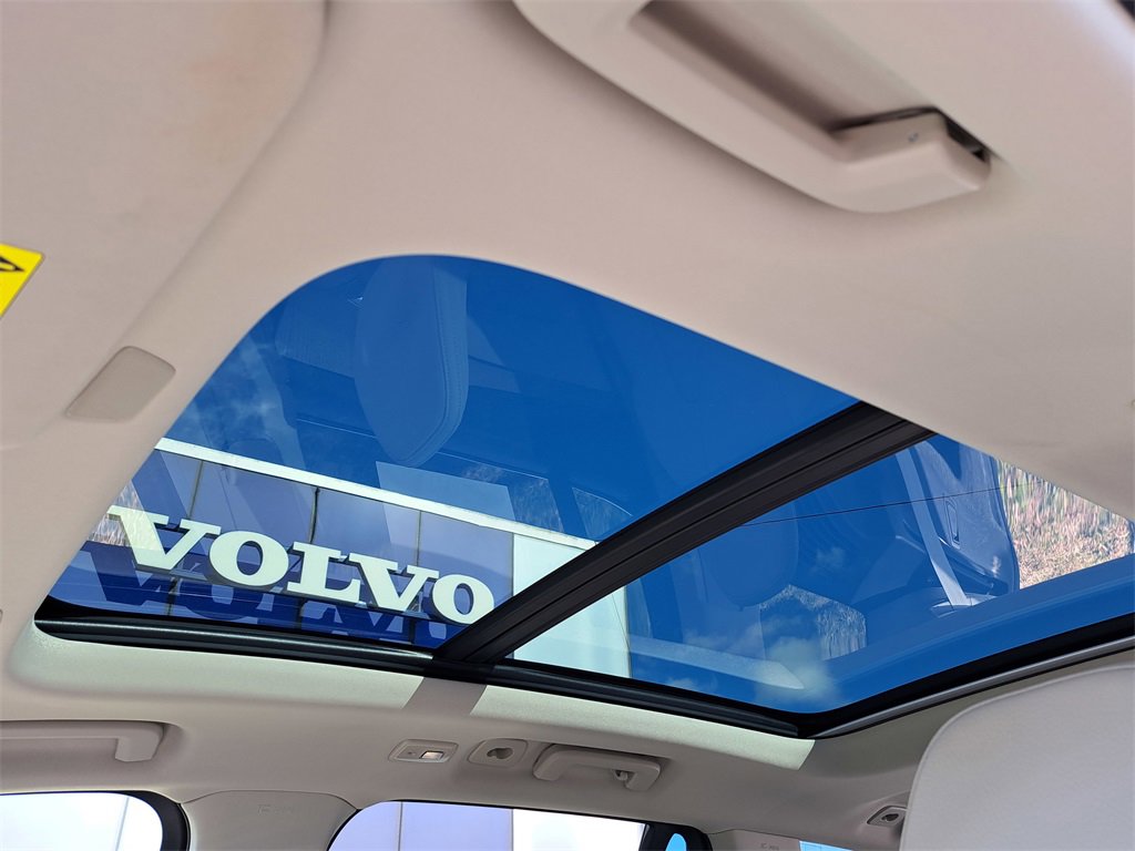 Used 2023 Volvo XC90 B6 Plus w/ Protection Package Premier image 23