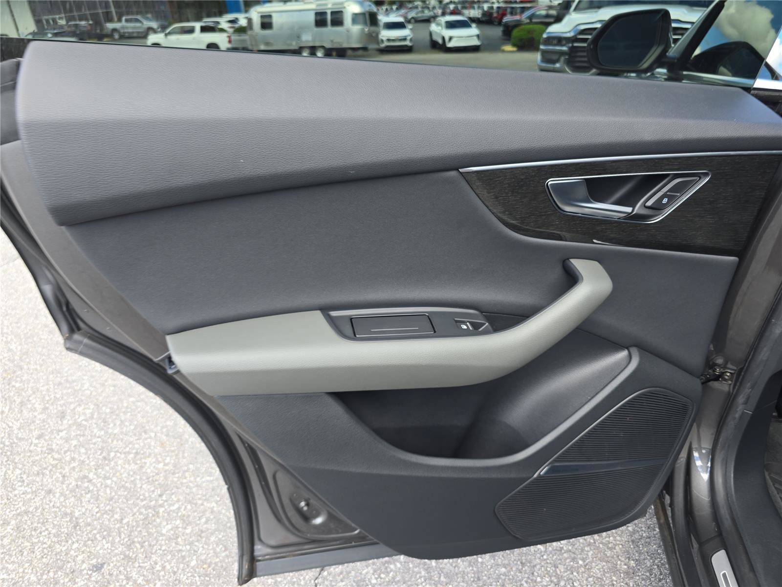 Used 2019 Audi Q8 Premium Plus AWD/4WD image 13