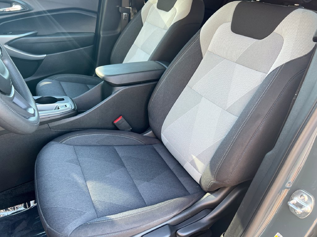 Used 2025 Chevrolet Trax LS w/ LS Convenience Package FWD image 20