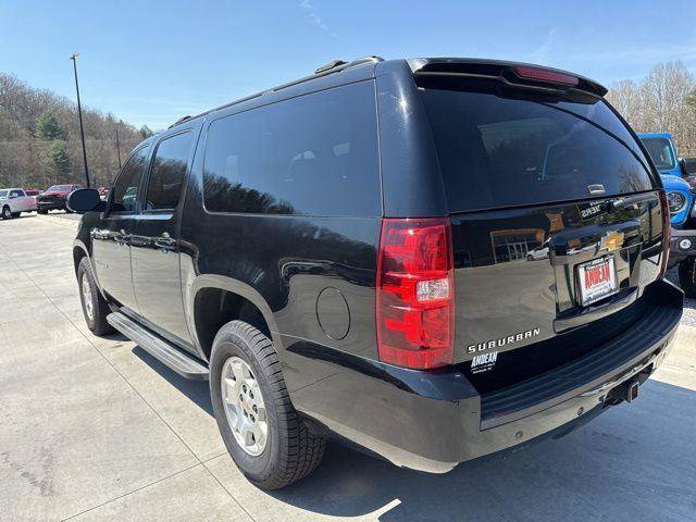 Used 2014 Chevrolet Suburban LS image 8