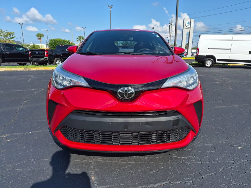 Used 2022 Toyota C-HR XLE FWD image 2