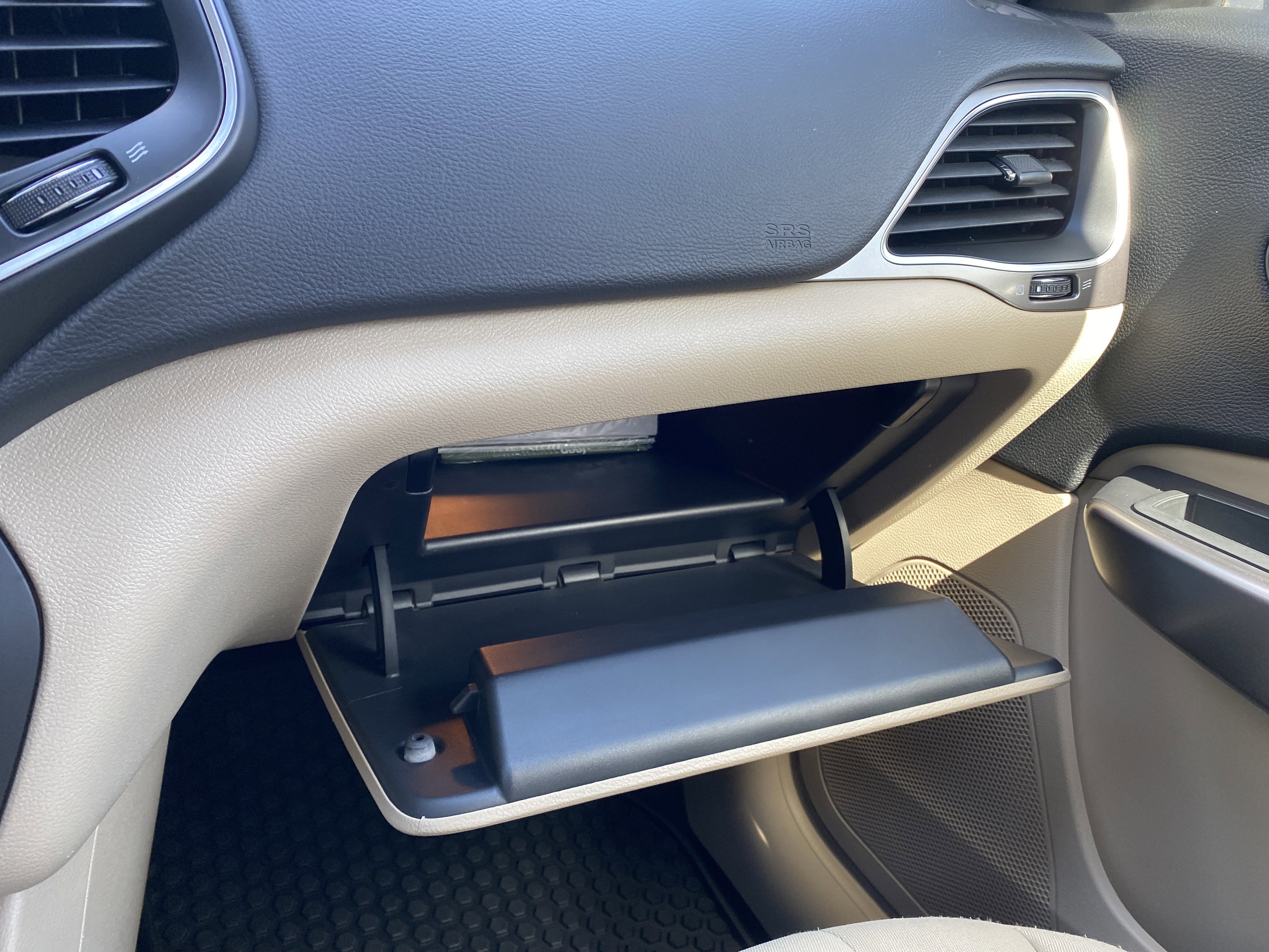 Used 2020 Jeep Cherokee Latitude w/ Cold Weather Group image 30