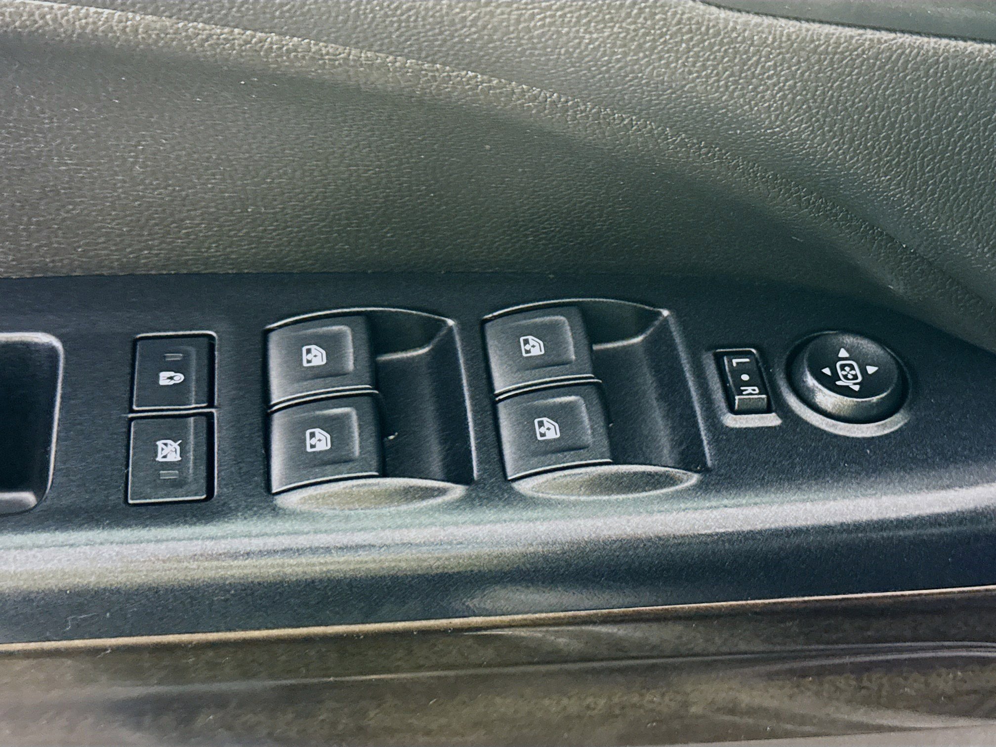 Used 2017 GMC Canyon SLE image 23